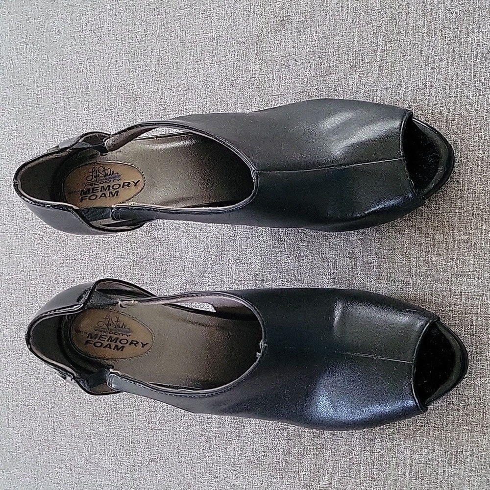 Lifestride Velocity Size 10
